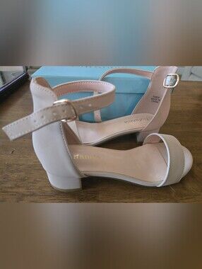 Dufannie Girls Sandles Size 1